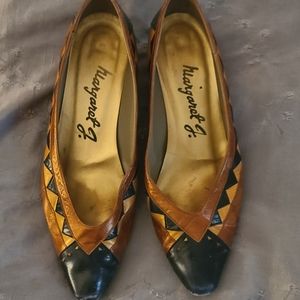 Rare Vintage Margaret J. Low-heeled shoes. Size 7.5. Navy, gold, bronze color